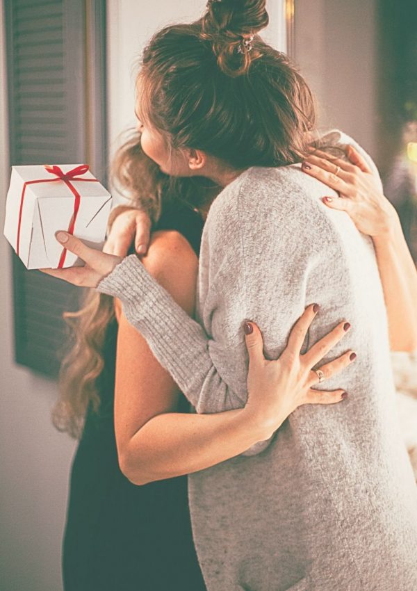 10 Thoughtful Gifts to Give Any Time of Year